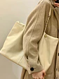 Bolso tote grande de cuero sintético con cadena dorada — estilo urbano amplio - Miniatura 5