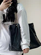 Bolso tote grande de cuero sintético con cadena dorada — estilo urbano amplio - Miniatura 7