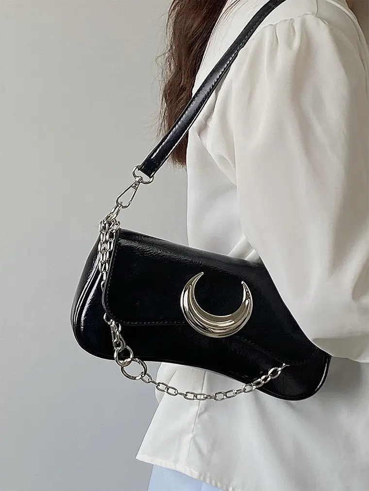 Bolso de hombro negro con luna plateada y cadena intercambiable 1