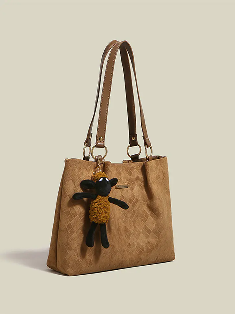 Bolso tote de terciopelo con textura rombo y colgante de ovejita 4