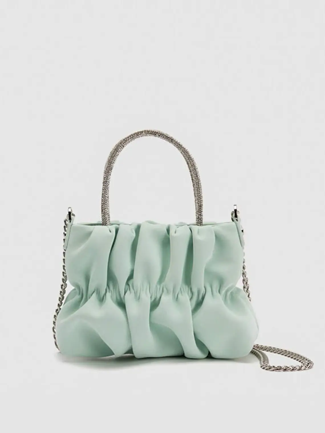 Bolso nube plisado con asa de strass y cadena plateada 1