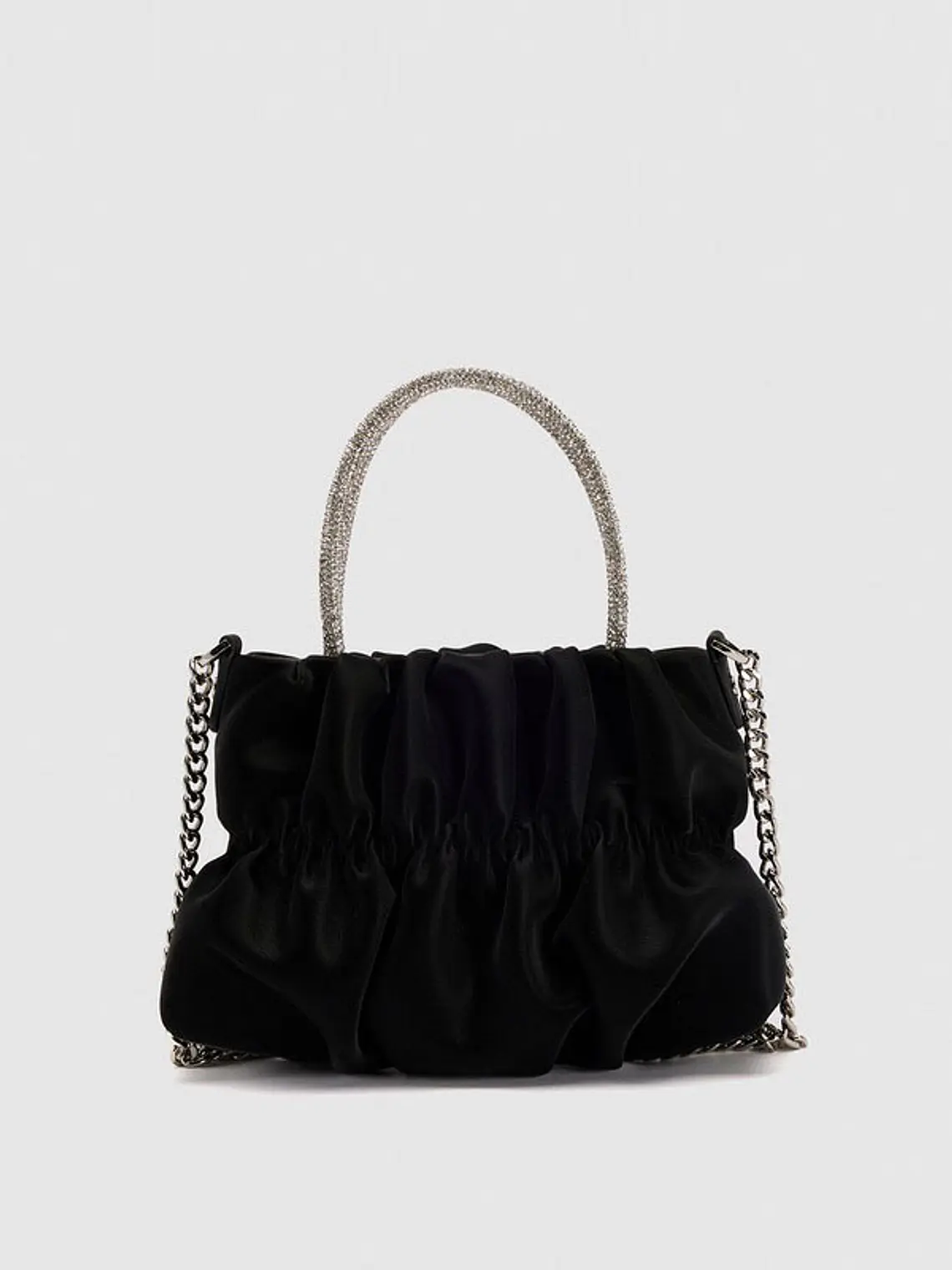 Bolso nube plisado con asa de strass y cadena plateada 11