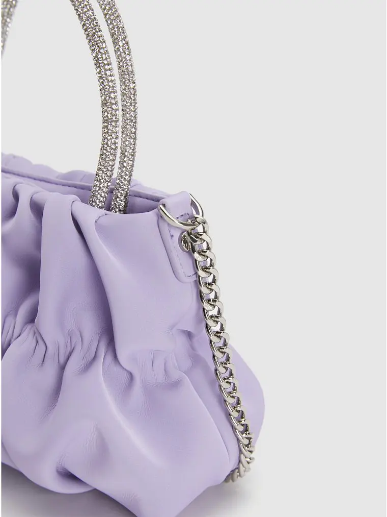 Bolso nube plisado con asa de strass y cadena plateada 9