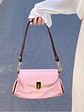 Bolso de hombro con solapa redondeada y cierre dorado - Miniatura 1