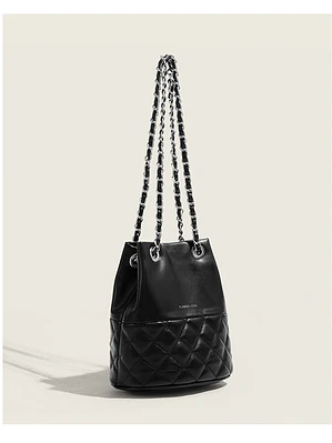 Bolso cubo acolchado rombo cadena plateada