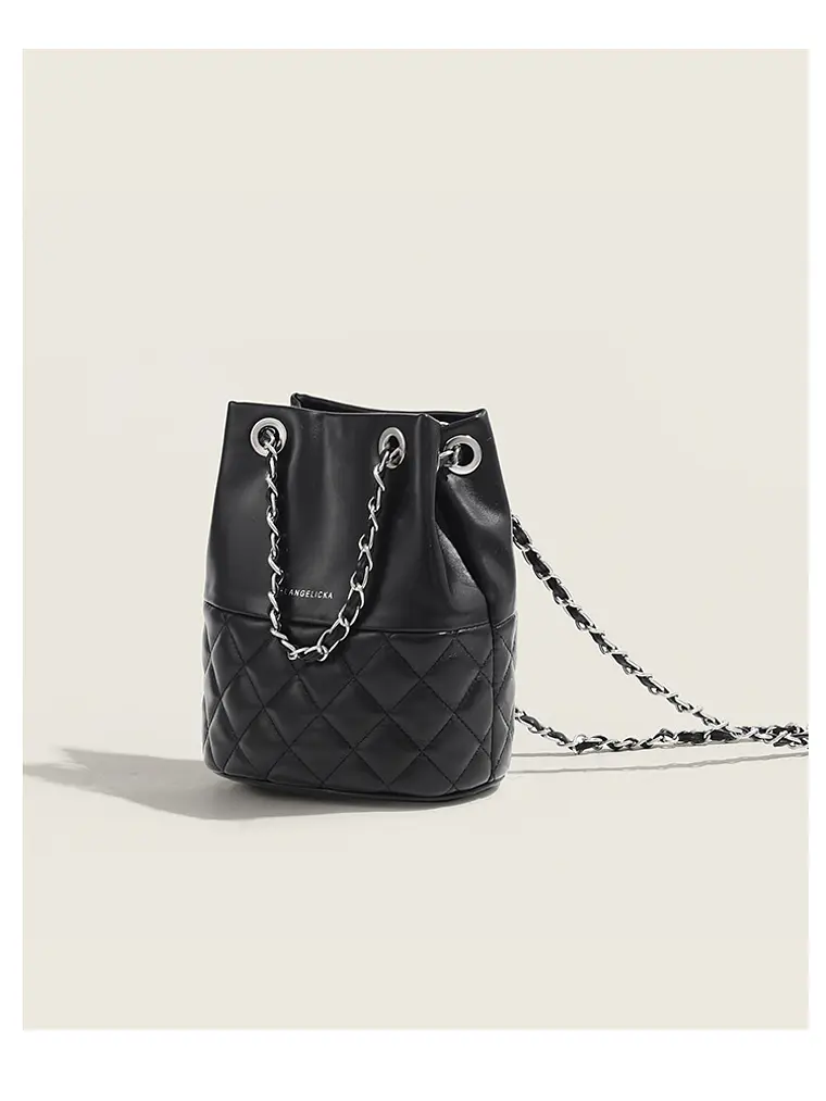 Bolso cubo acolchado rombo cadena plateada 2
