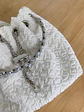 Bolso Cubo de Tela Fruncida con Asa de Cristal y Cadena Plateada - Miniatura 4