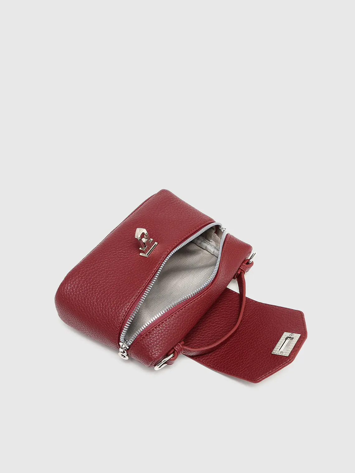 Bolso Mini Caja con Cierre de Candado y Cadena Plateada 6