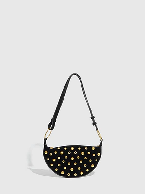 Bolso Medialuna con Tachas Doradas · Silueta Curva · Estilo Vintage Urbano