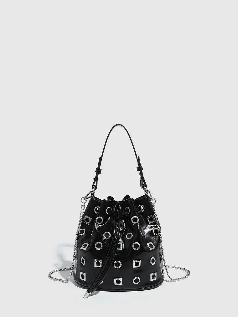 Bolso Bucket con Ojales Metálicos · Correa de Cadena · Estilo Urbano 1