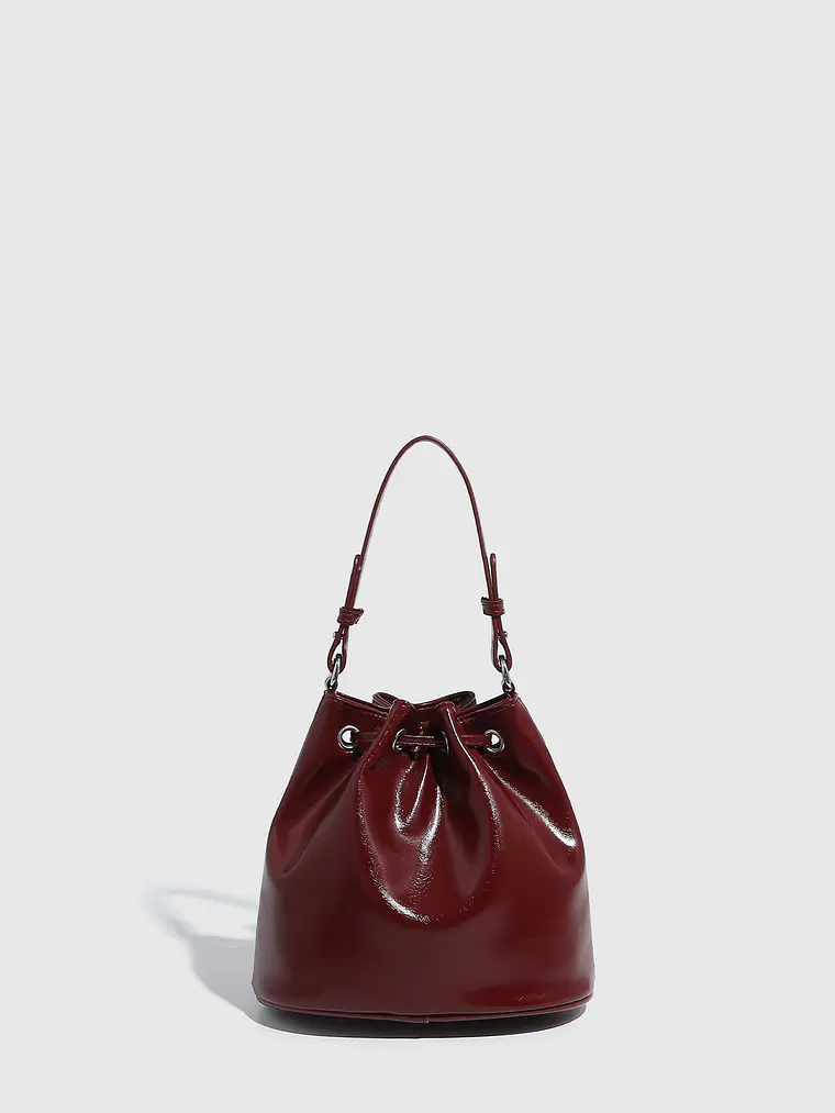 Bolso Bucket con Ojales Metálicos · Correa de Cadena · Estilo Urbano 7
