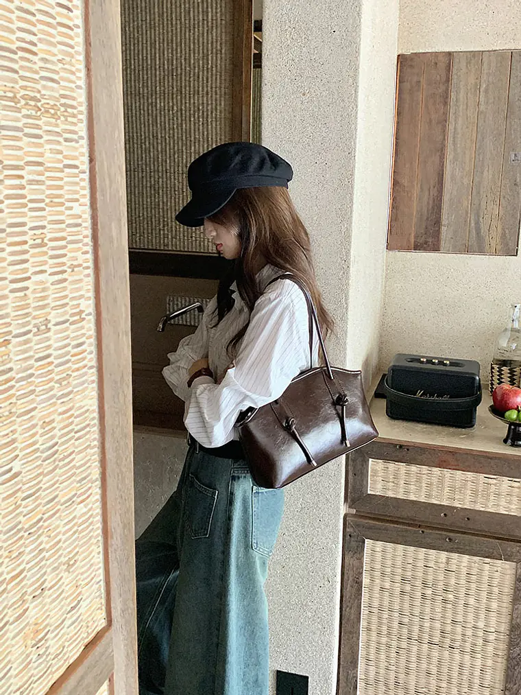 Bolso de Hombro Rectangular · Asas Largas con Nudo · Estilo Urbano Minimalista 11