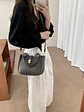 Bolso Tote Estructurado con Cierre Metálico · Correa Ajustable · Estilo Urbano Minimalista - Miniatura 10