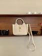 Bolso Tote Estructurado con Cierre Metálico · Correa Ajustable · Estilo Urbano Minimalista - Miniatura 11
