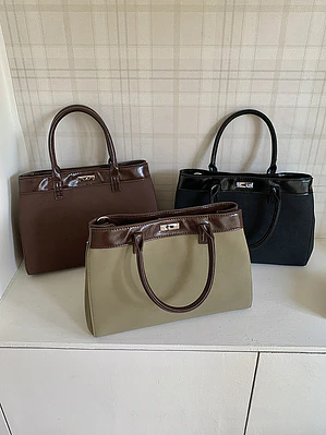 Bolso Tote Bicolor con Cierre Metálico · Asas Cortas y Correa Larga · Estilo Urbano Clásico