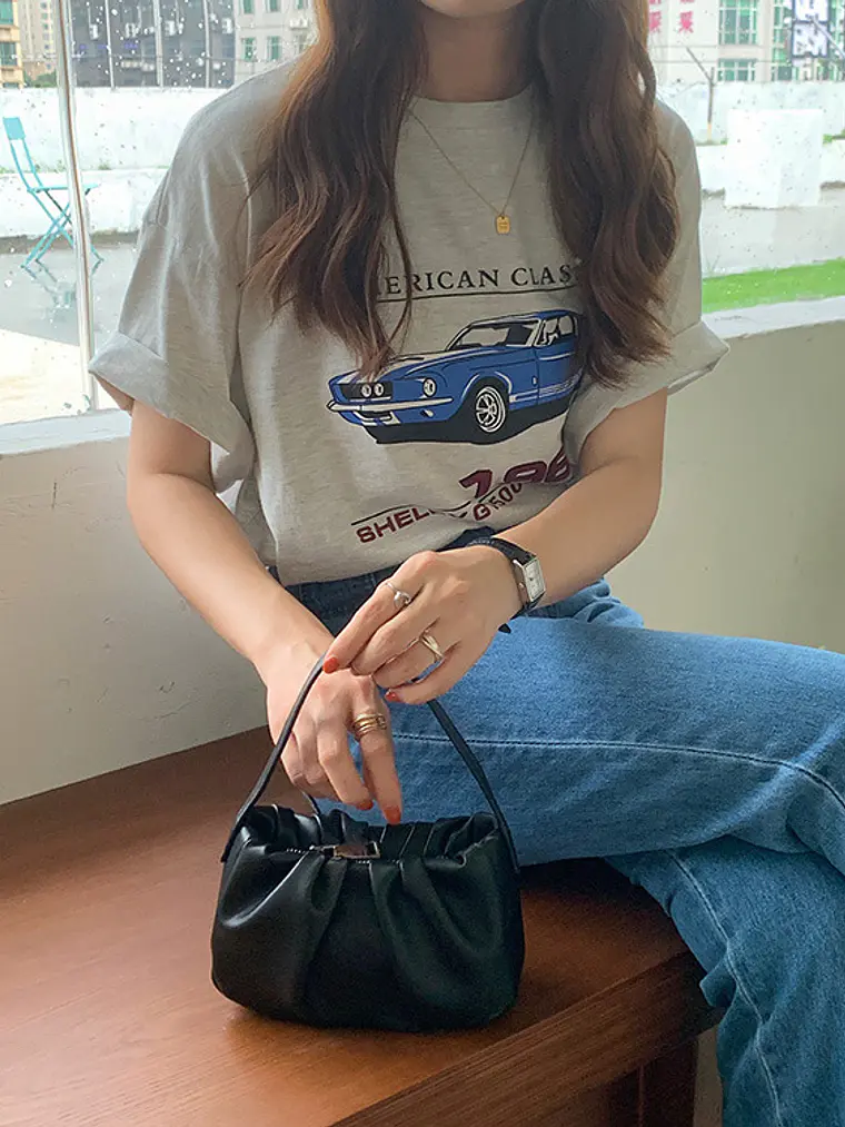 Bolso Mini Fruncido con Asa Curva · Pliegues Suaves · Estilo Minimalista 4