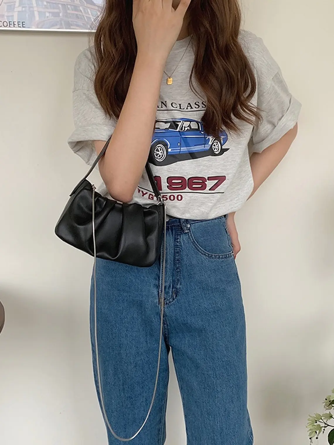 Bolso Mini Fruncido con Asa Curva · Pliegues Suaves · Estilo Minimalista 2