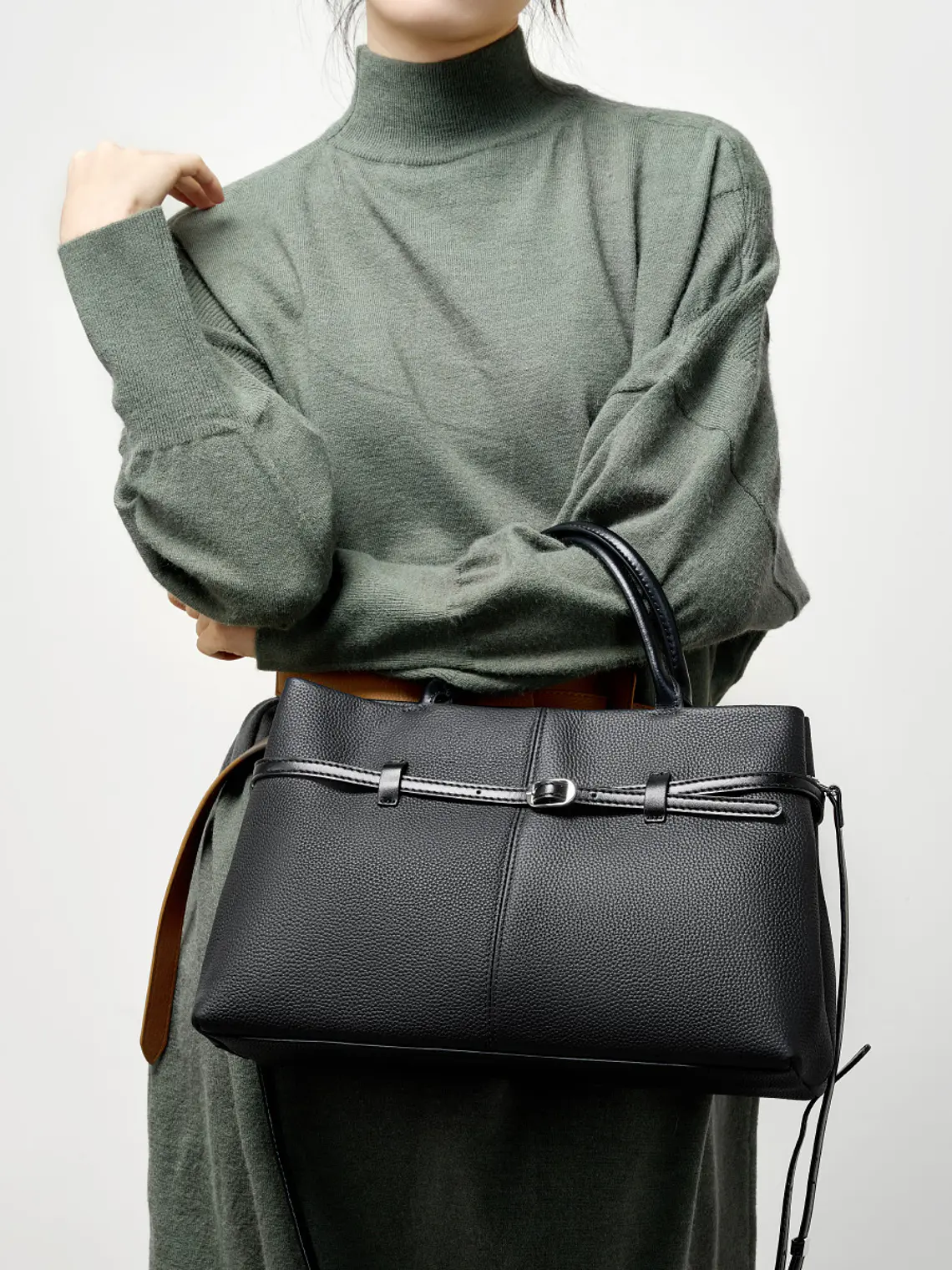 Bolso Tote de Cuero · Cinturón Frontal · Elegancia Estructurada 1