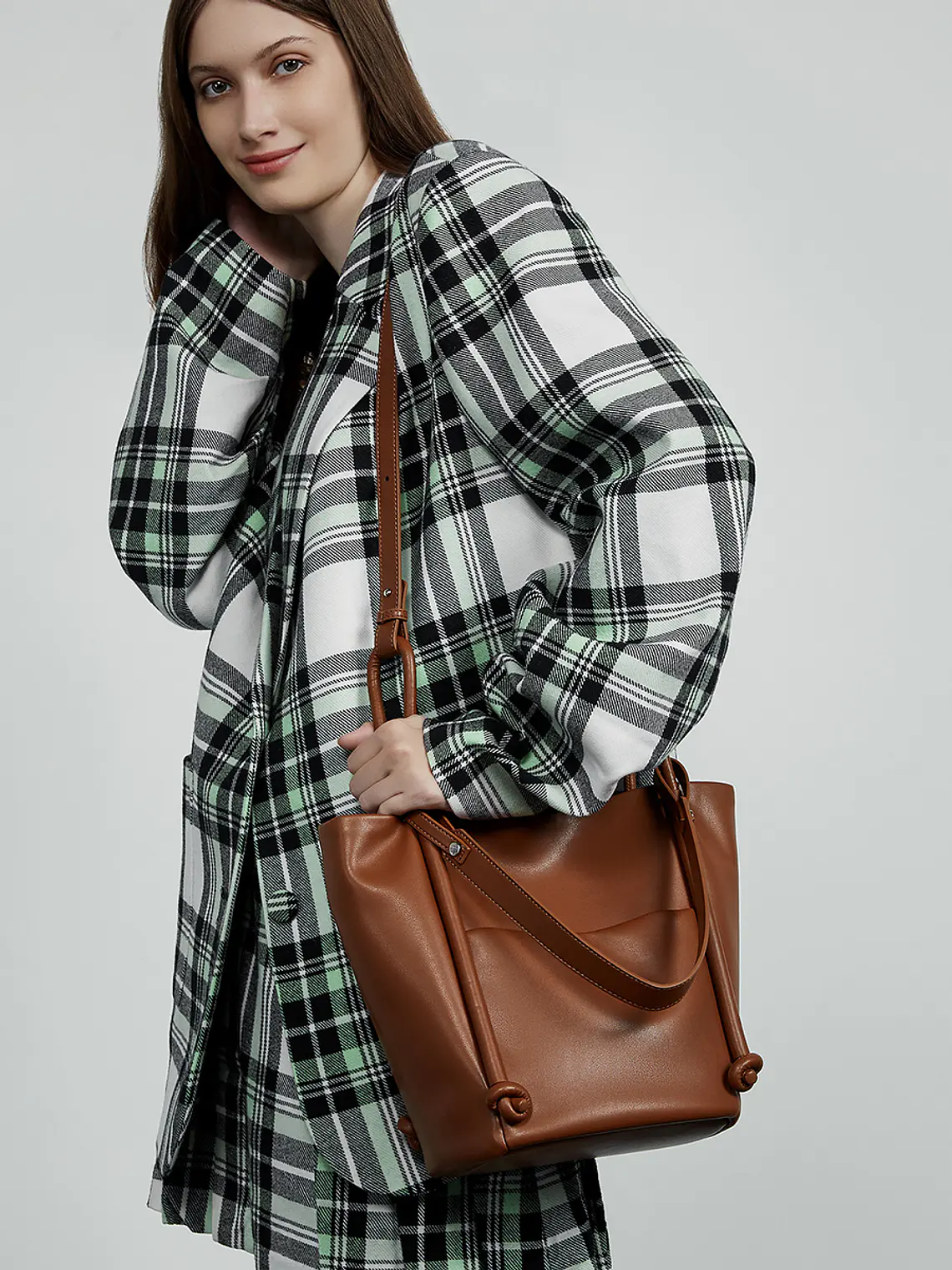 Bolso Tote de Cuero · Silueta Vertical 17