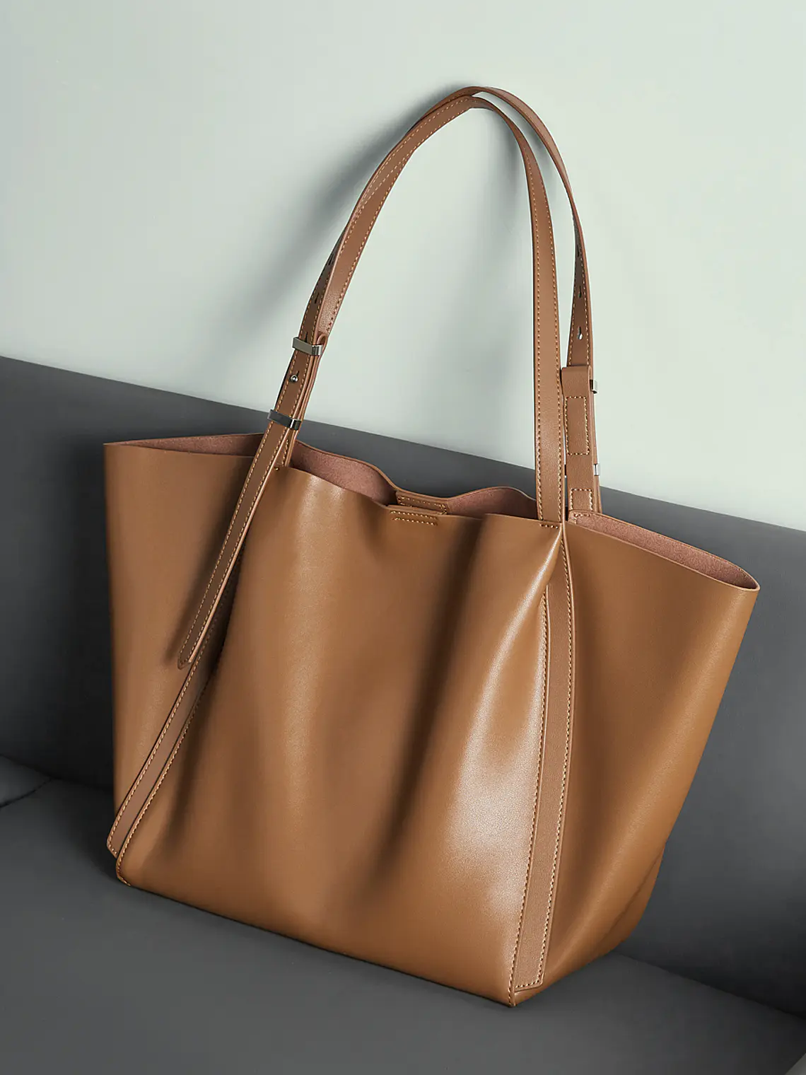 Bolso Tote de Cuero · Formato Amplio 16