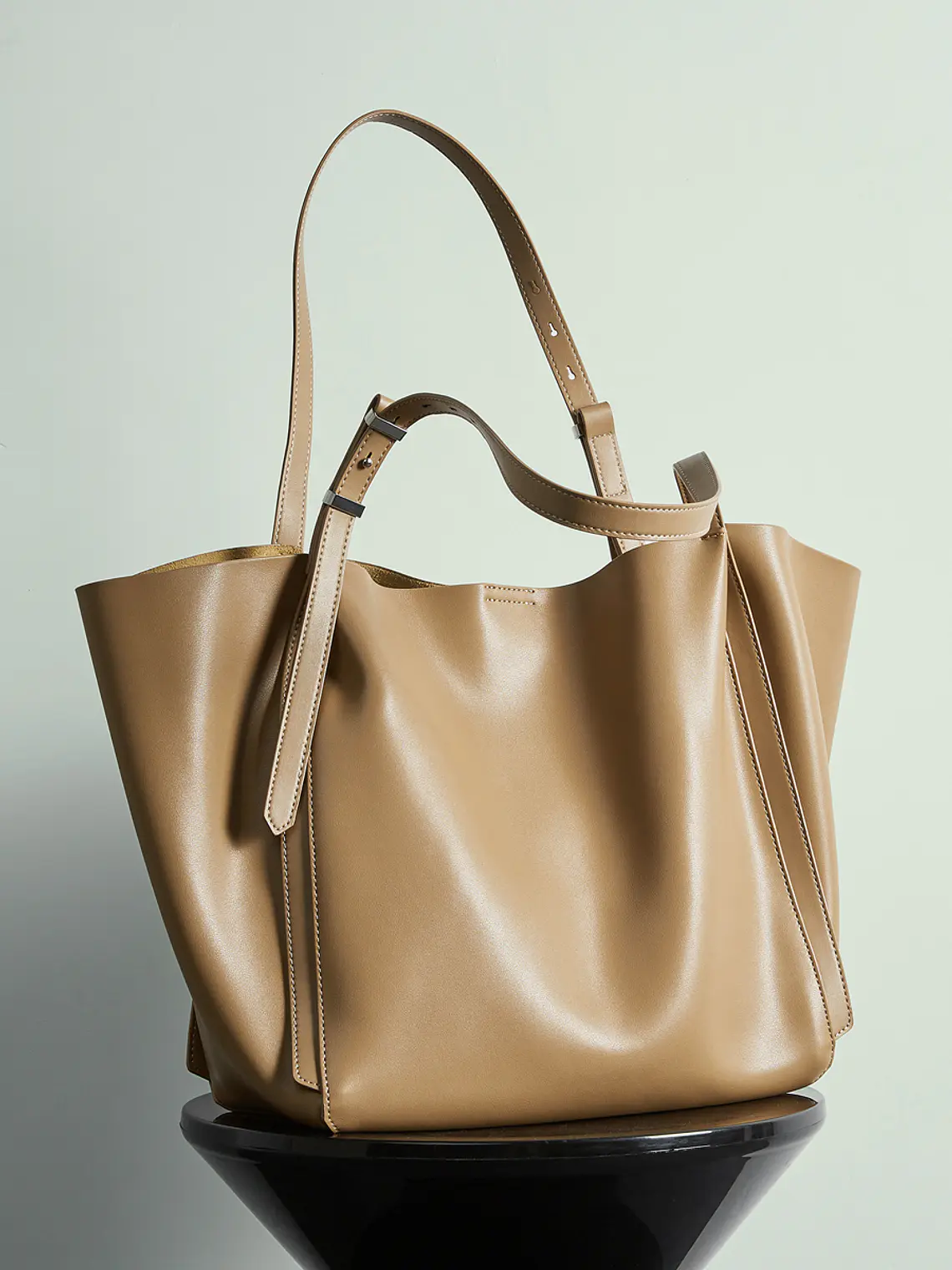 Bolso Tote de Cuero · Formato Amplio 22