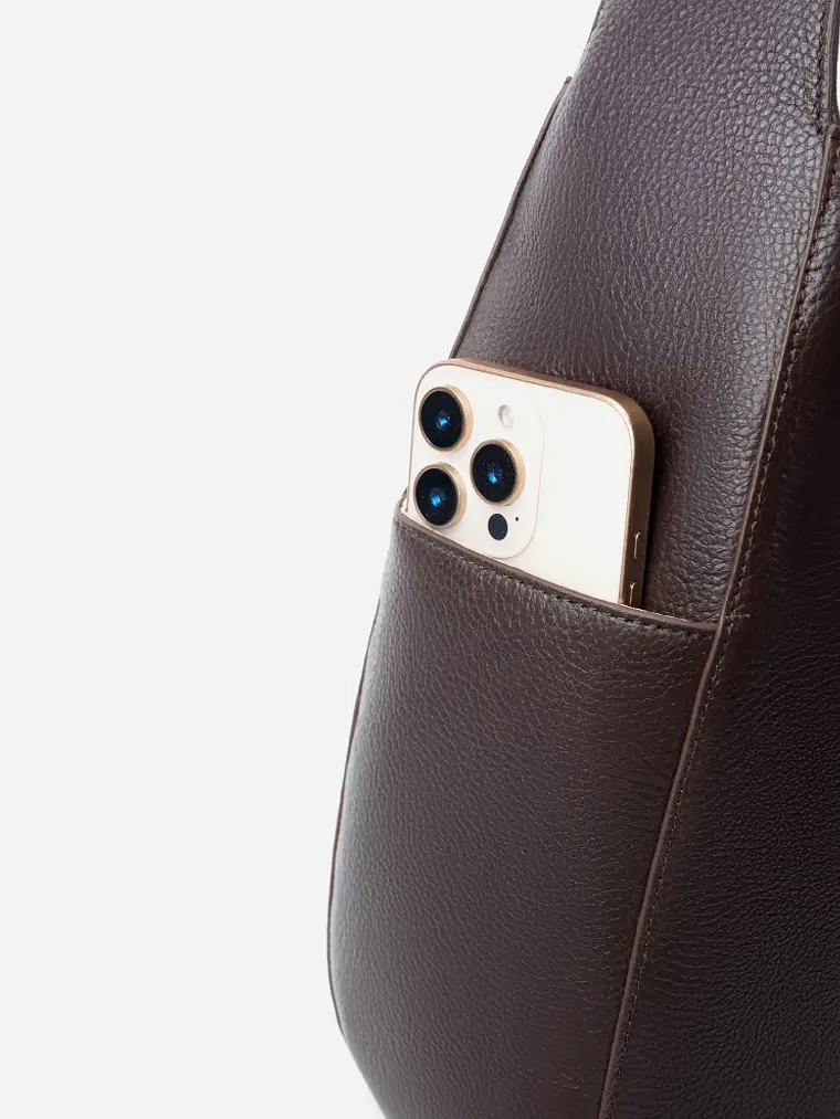 Bolso Hobo de Cuero Vacuno · Silueta Suave · Estilo Minimalista 8