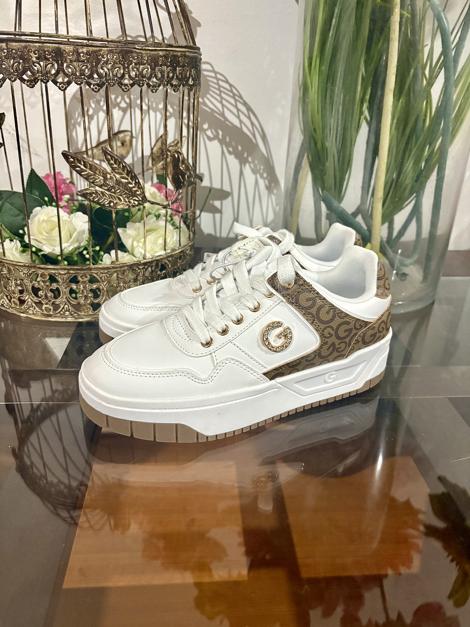 Zapatillas Guess café 1