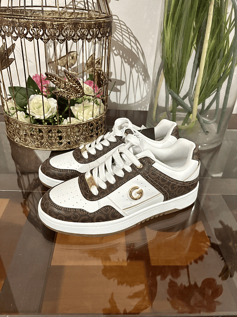 Zapatillas Guess blanco café