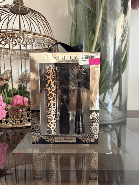 Máscaras y delineador Paris Hilton