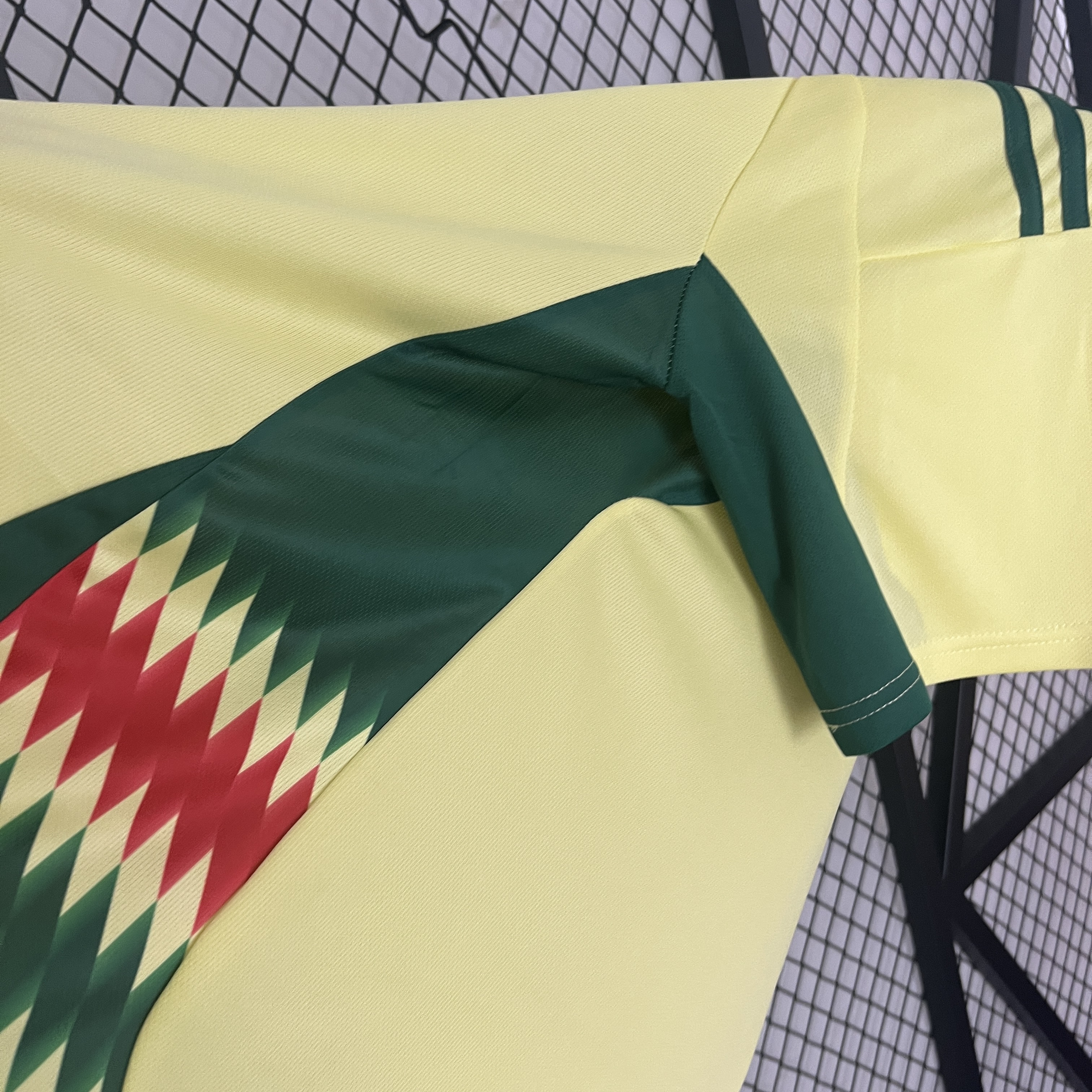 PAÍS DE GALES AWAY 24-25 5