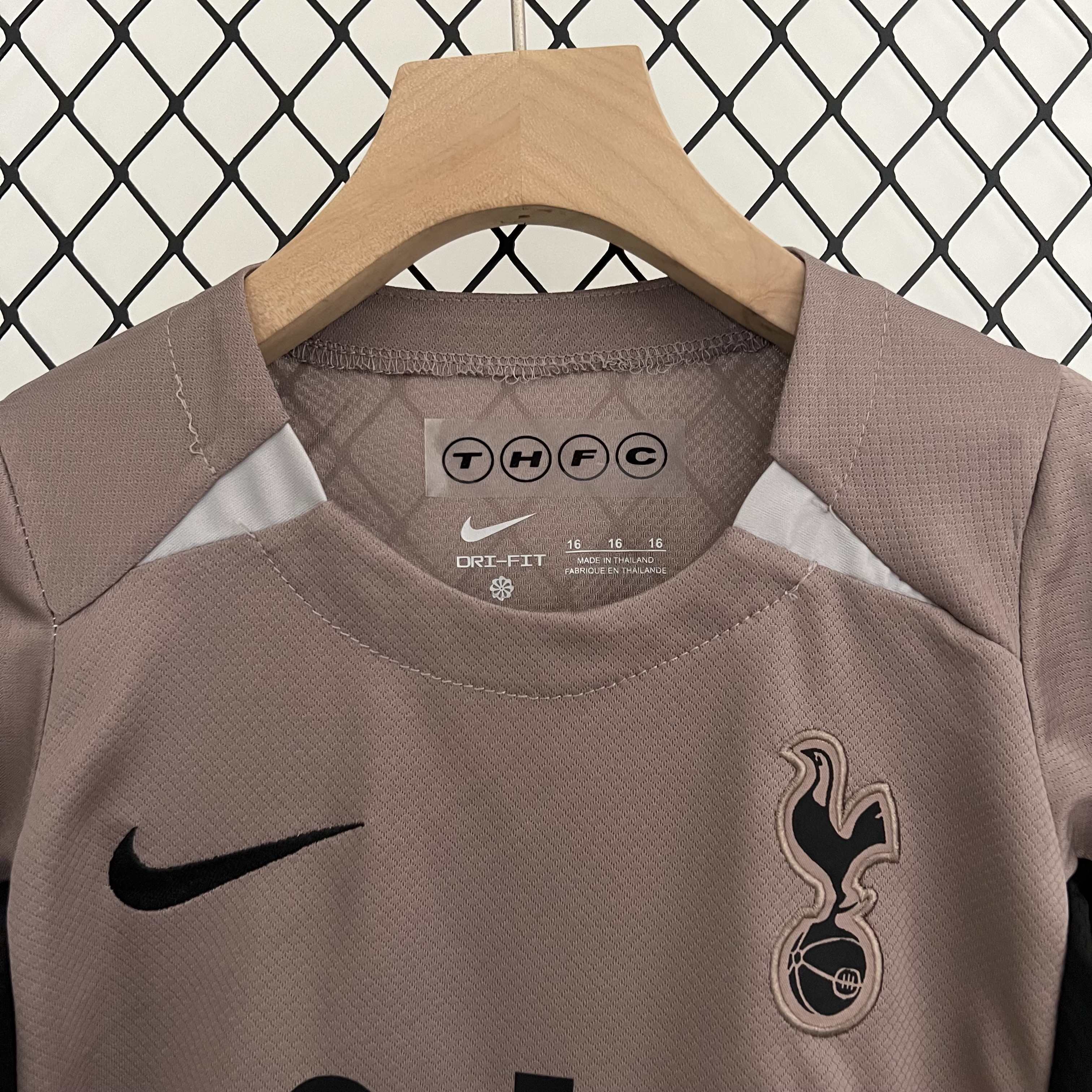 KIT CRIANÇA TOTTENHAM THIRD 24-25 4