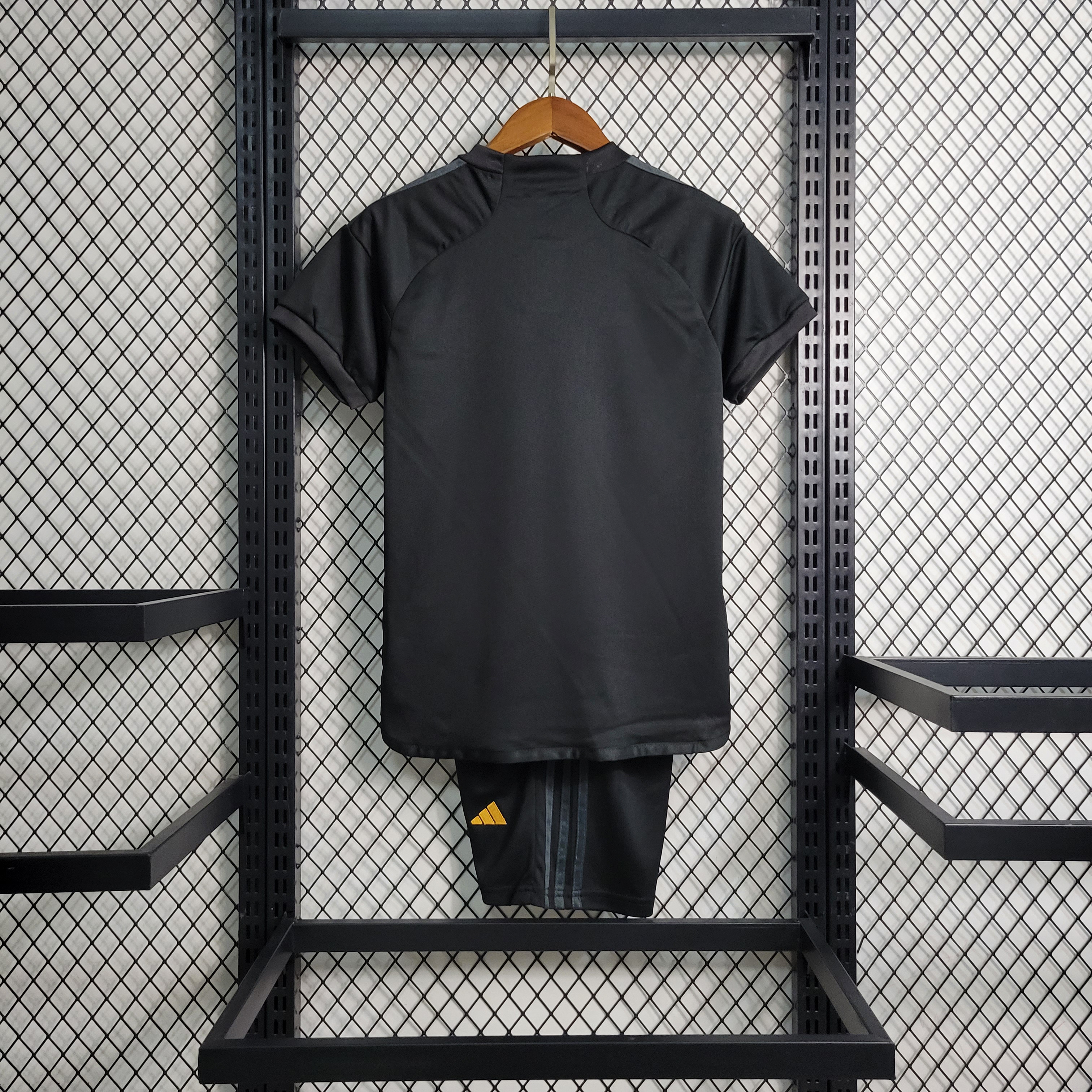 KIT CRIANÇA REAL MADRID THIRD 23-24 5