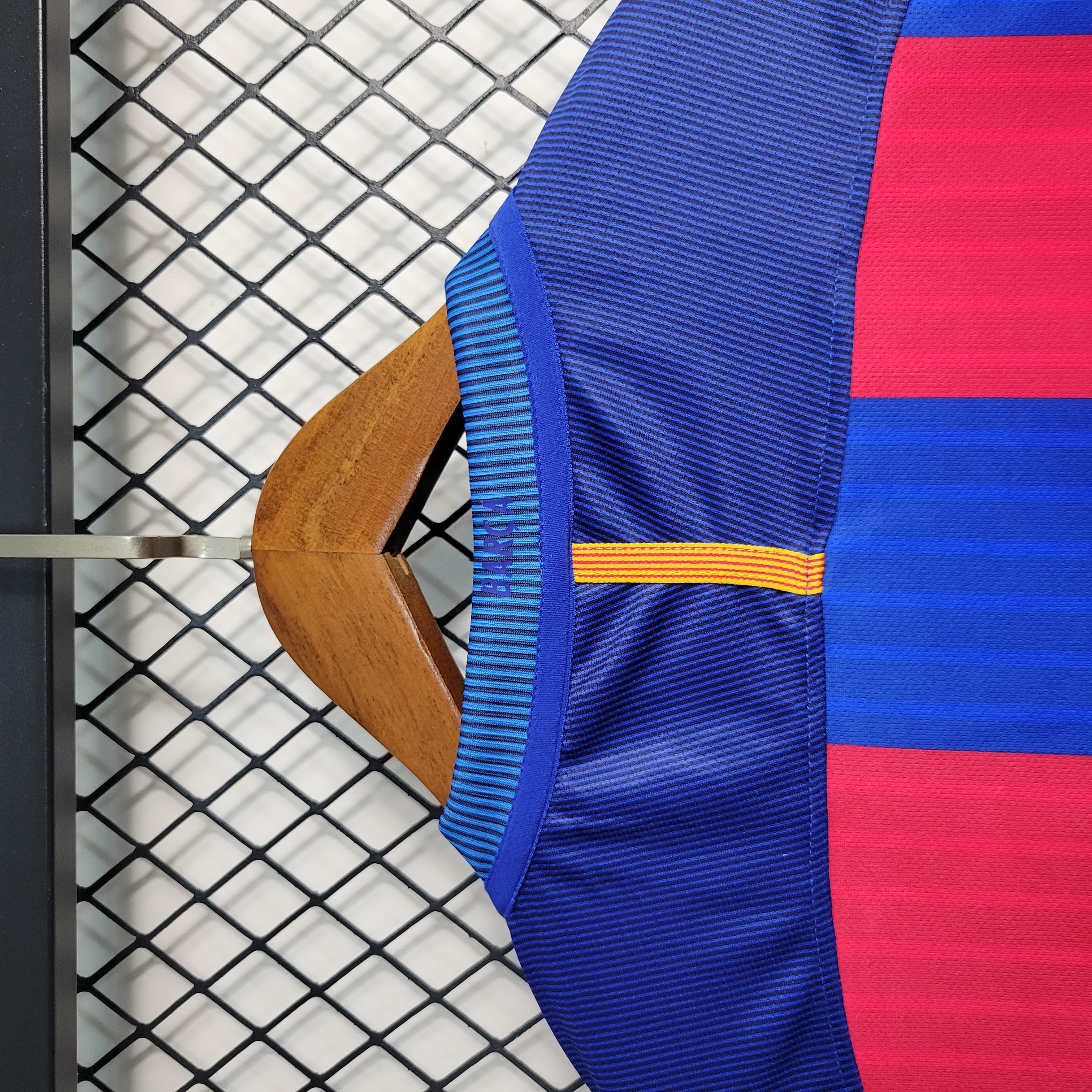 BARCELONA HOME RETRÔ ÉPOCA 16-17 4