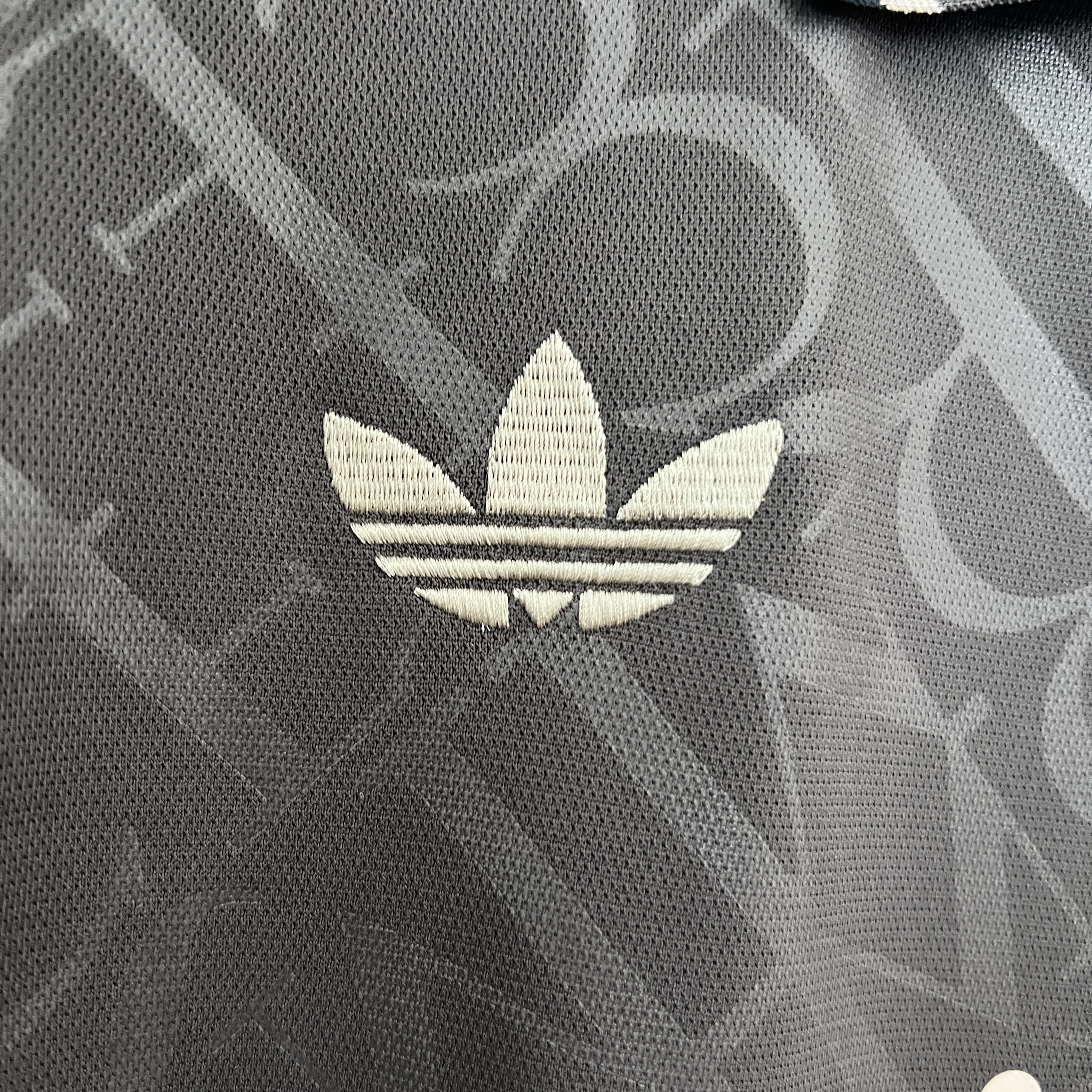 REAL MADRID THIRD 24-25 Verde com Gola 4