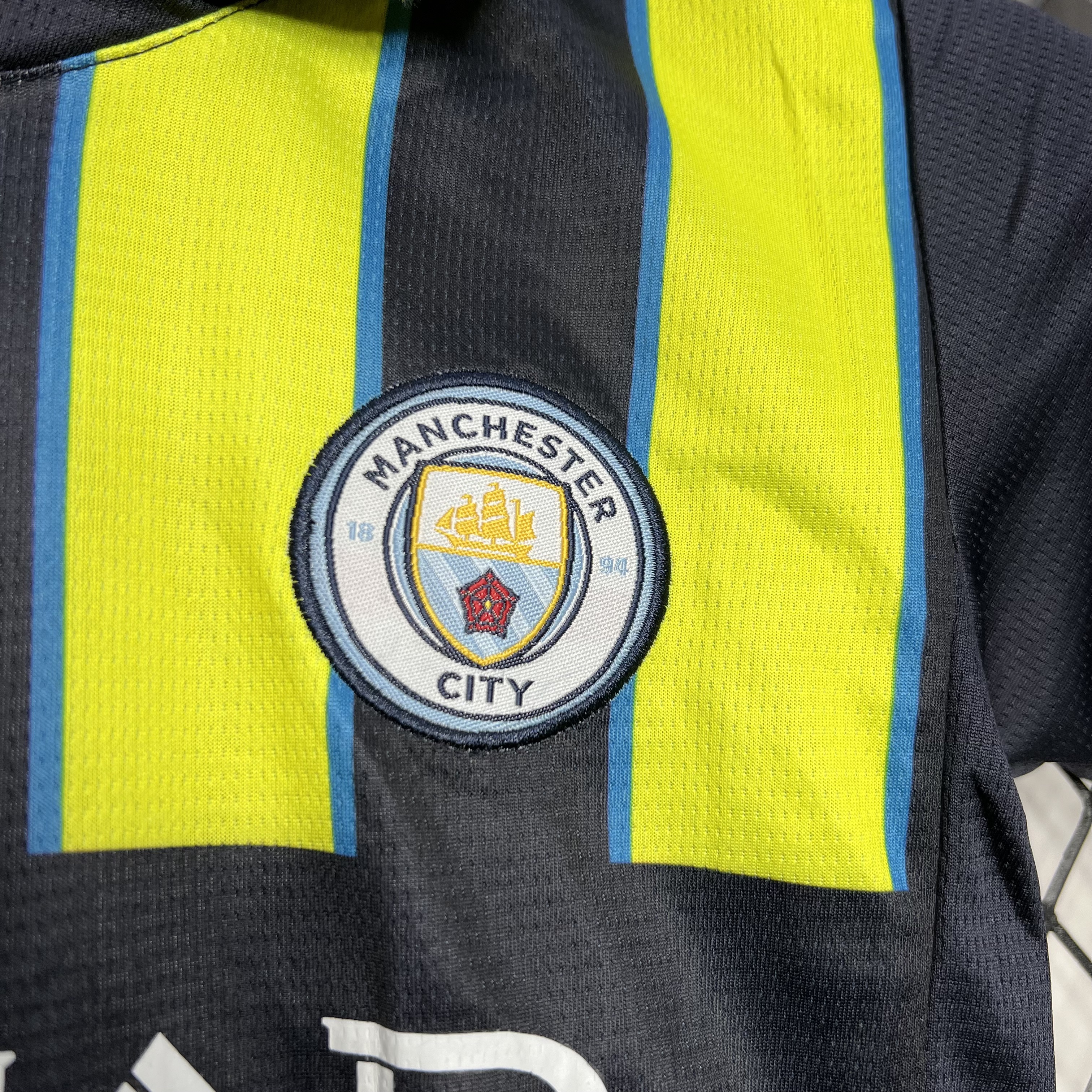 Kit Criança Manchester City Away Kit 24/25 - Amarelo/Preto 2