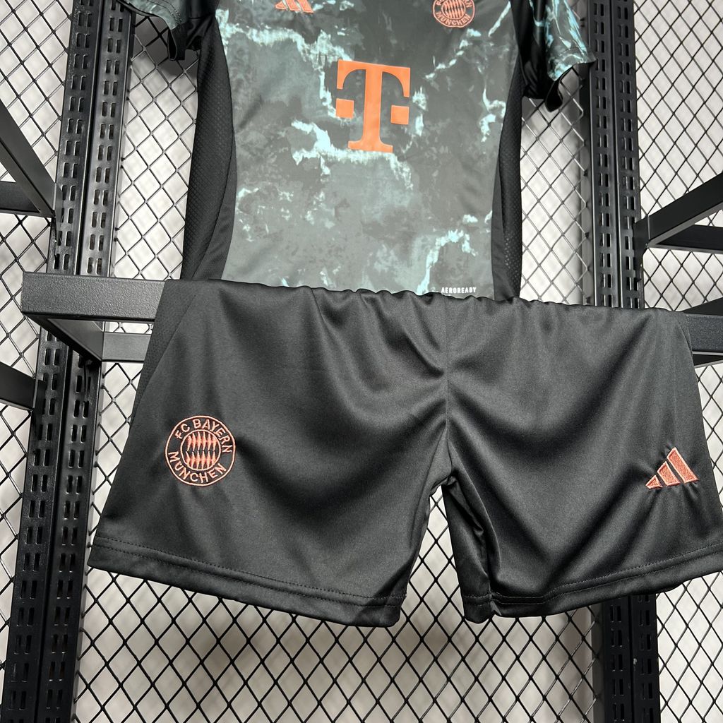 Kit Criança Bayern Munique Away Kit 24/25 - Preta/Vermelho 3