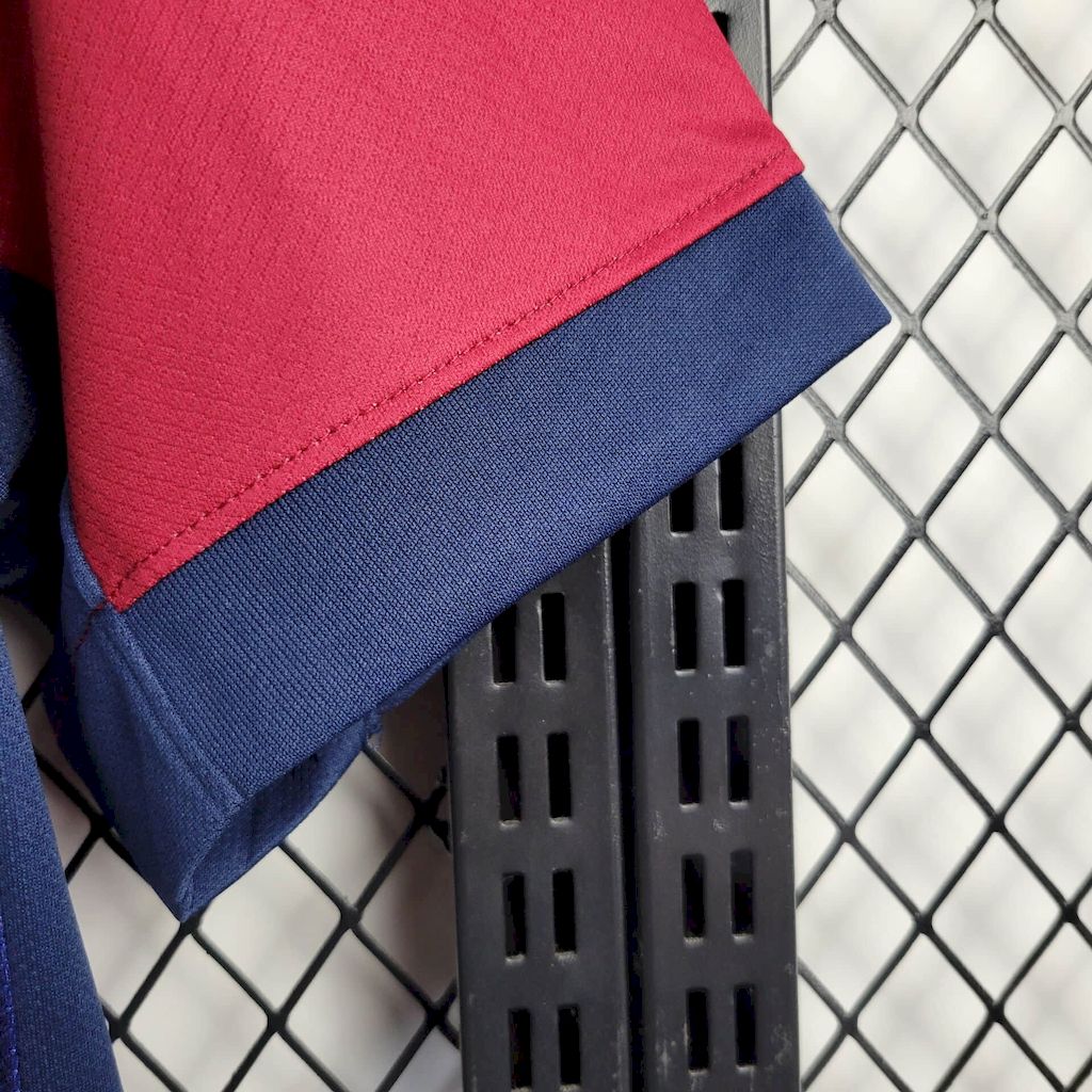 Camisola Barcelona Home 24-25 Edição Coldplay - Azul e Vermelha 2