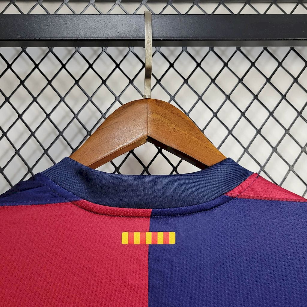 Camisola Barcelona Home 24-25 Edição Coldplay - Azul e Vermelha 3