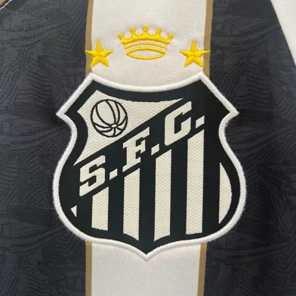 Camisola Santos Alternativa 24/25 - Preta e Branca - Todos os Patrocinadores 4