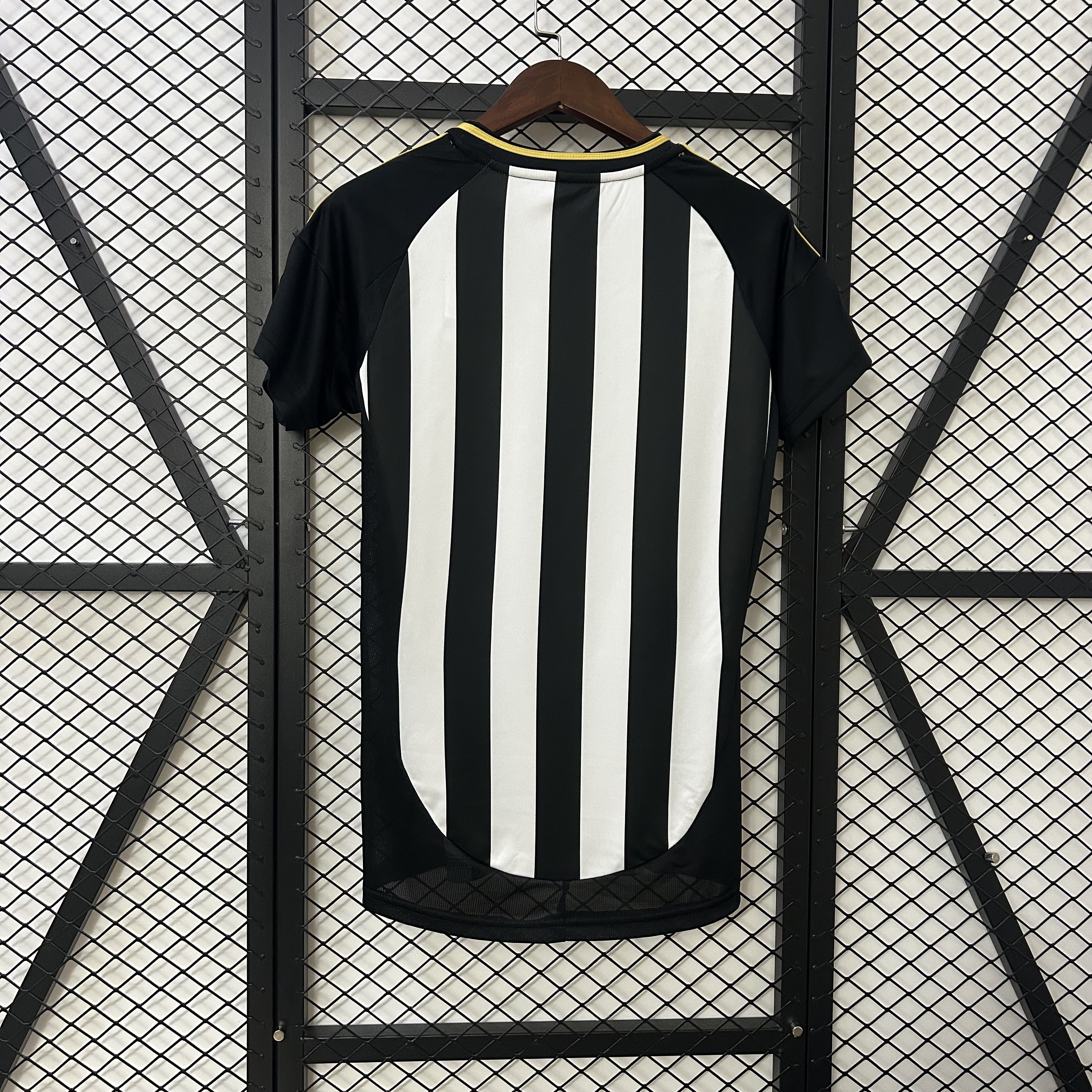 Camisola Principal Atlético Mineiro 25/26 - Preta/Branca 6