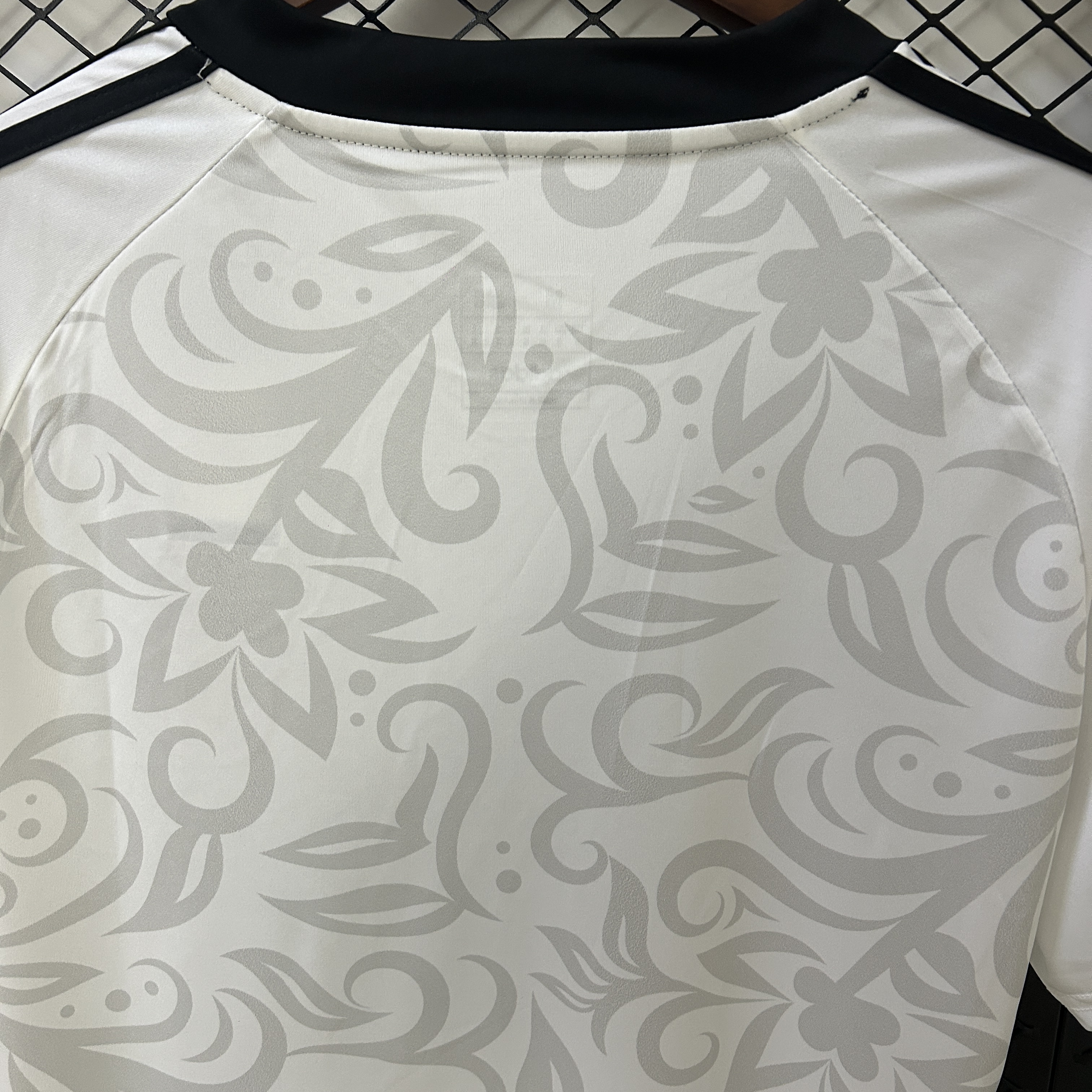 Camisola Benfica Treino 24/25 Branca 4