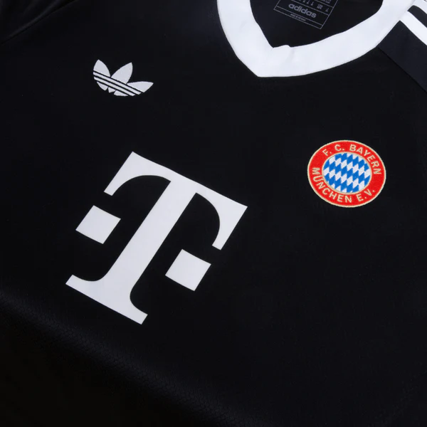 BAYERN DE MUNIQUE TRAINING KIT 24-25 PRETA 6