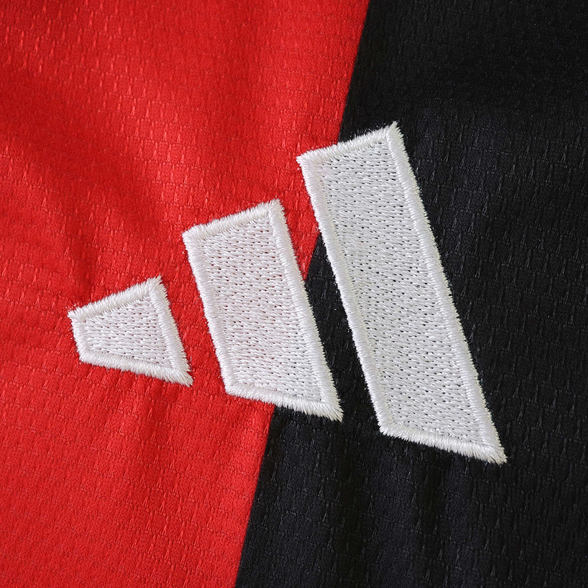 Camisola Home Frankfurt 25/26 Adidas - Vermelha/Preta 5