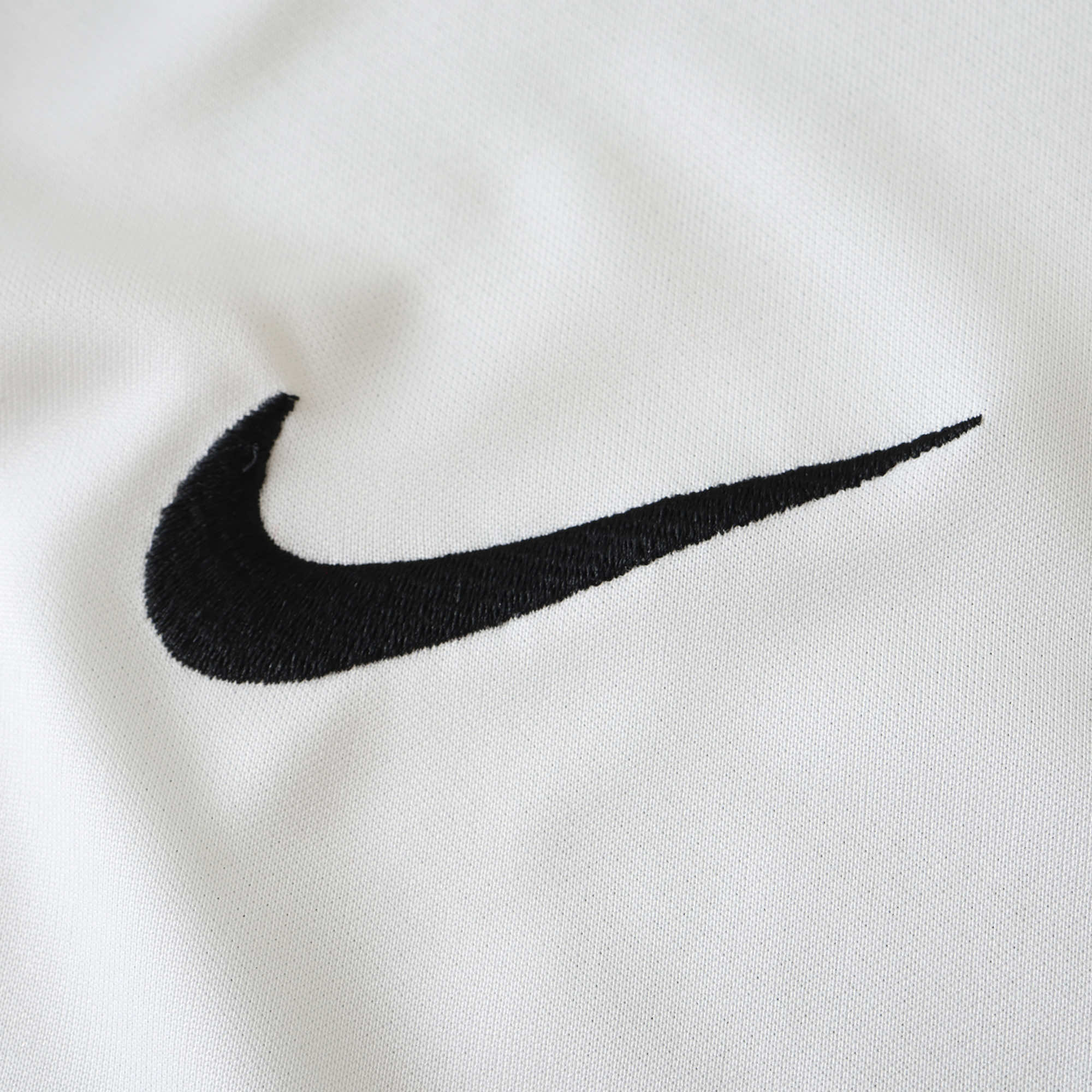 Camisola Home Frankfurt 24/25 Nike - Branca/Vermelha/Preta 3