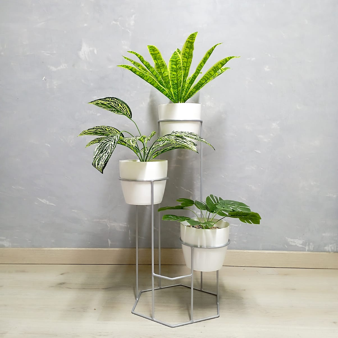 Base Dumar con 3 Materos Plásticos 5