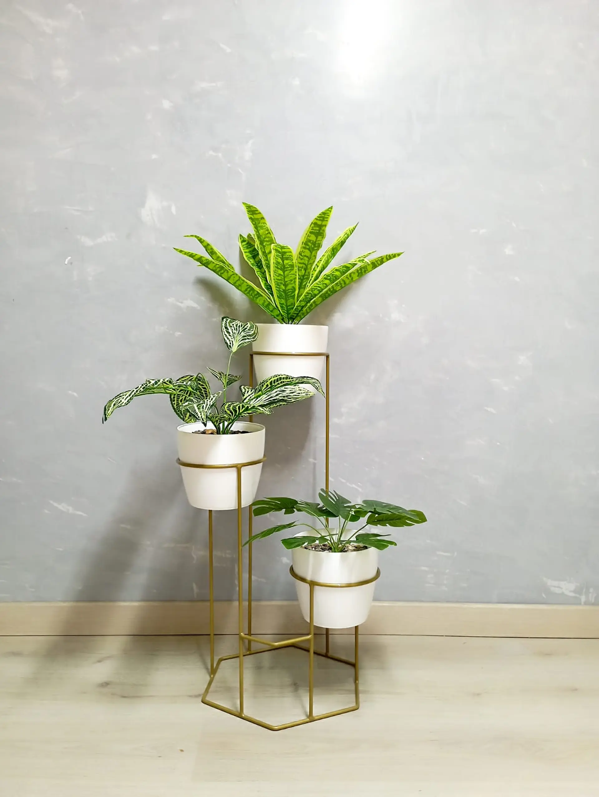 Soporte para Plantas Dumar de 3 Niveles - Incluye Materas 6