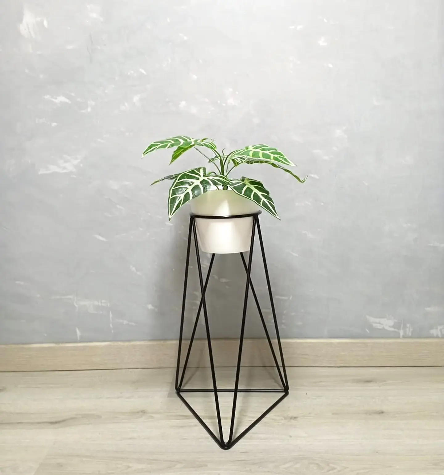 Base Acamar Negra 50cm Con Matero Plástico 1