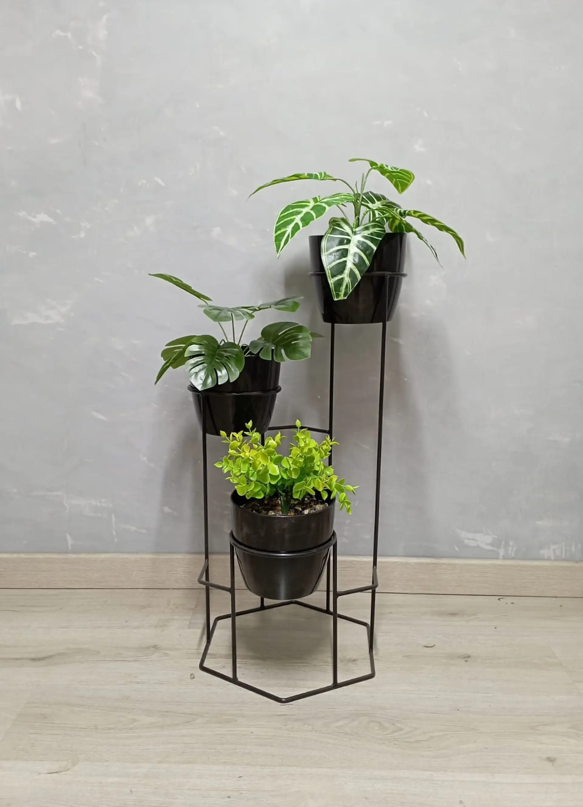 Soporte para Plantas Dumar de 3 Niveles - Incluye Materas 4
