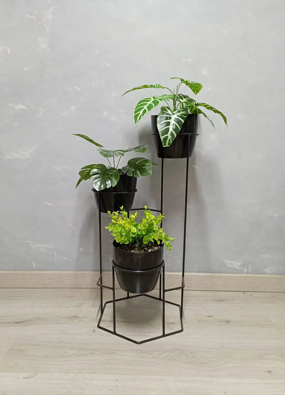 Soporte para Plantas Dumar de 3 Niveles - Incluye Materas 4