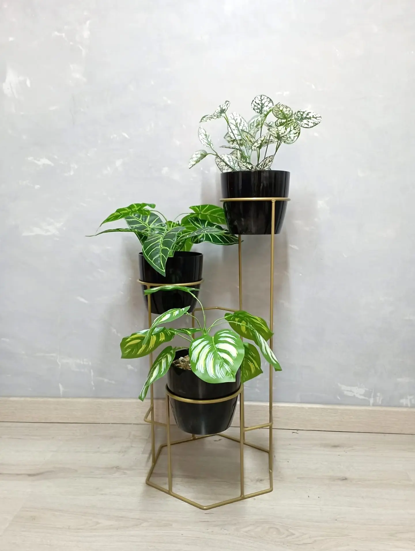 Soporte para Plantas Dumar de 3 Niveles - Incluye Materas 8